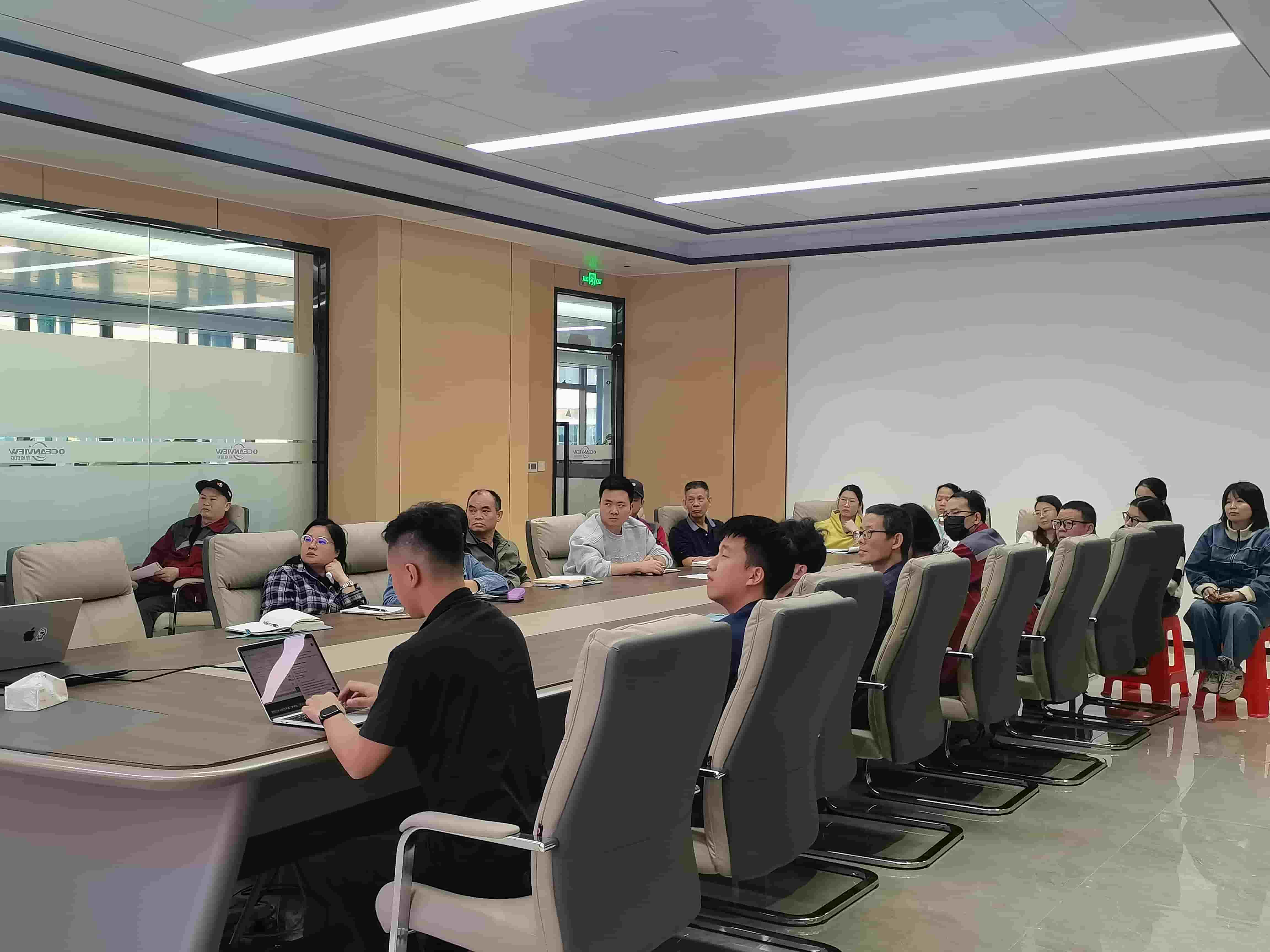 Компания Oceanview запускает первое корпоративное обучение по искусственному интеллекту для ускорения цифровой трансформации.